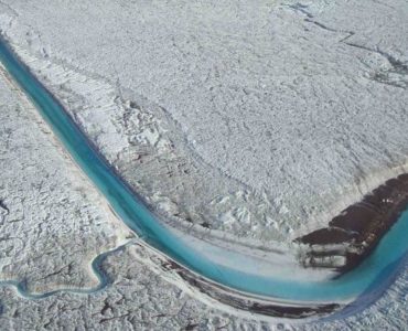 glaciers melting in the Antarctica - Photo credit British Antarctic Survey