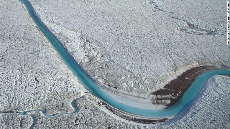 glaciers melting in the Antarctica - Photo credit British Antarctic Survey