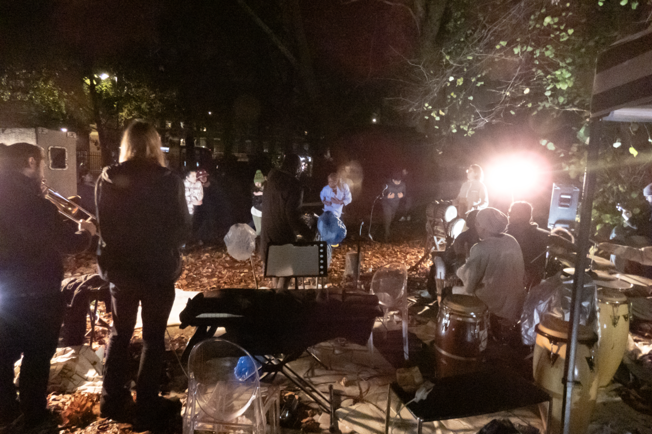 Zantagola band with the audience dancing in the autumn leaves