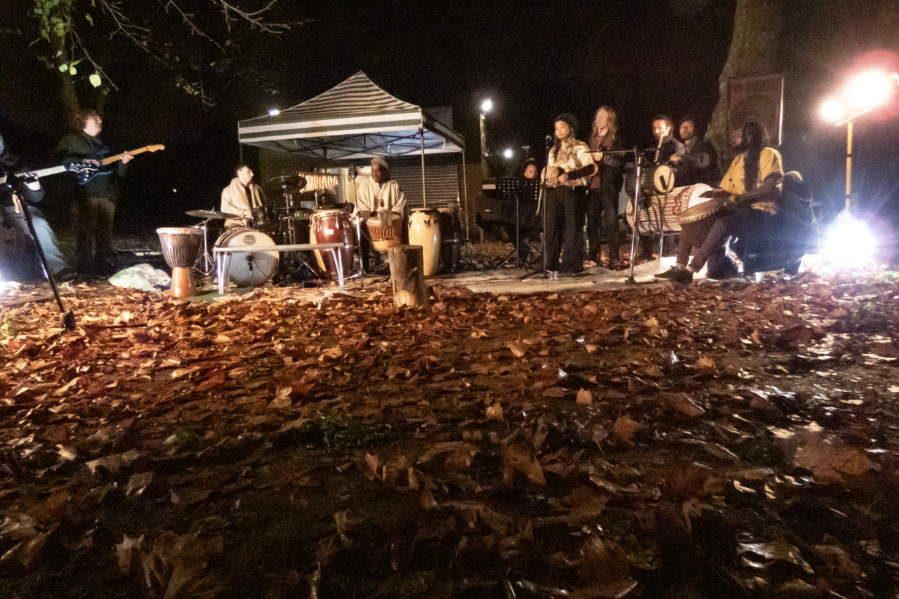 Zantagola band with the autumn leaves